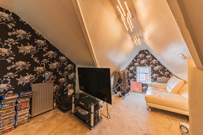 6 Bedroom Terraced House For Sale In Liverpool Road, Reading, Berkshire, RG1