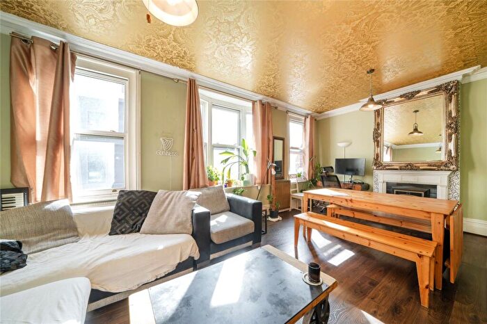 2 Bedroom Flat For Sale In Bishops Way, Bethnal Green, London, E2