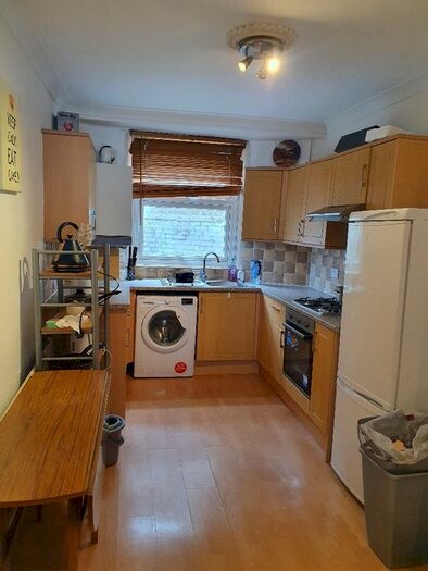 2 Bedroom Maisonette To Rent In Kennington Road, Vauxhall, SE11