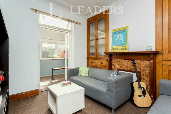 4 Bedroom Terraced House To Rent In Bath Road, Southsea, PO4