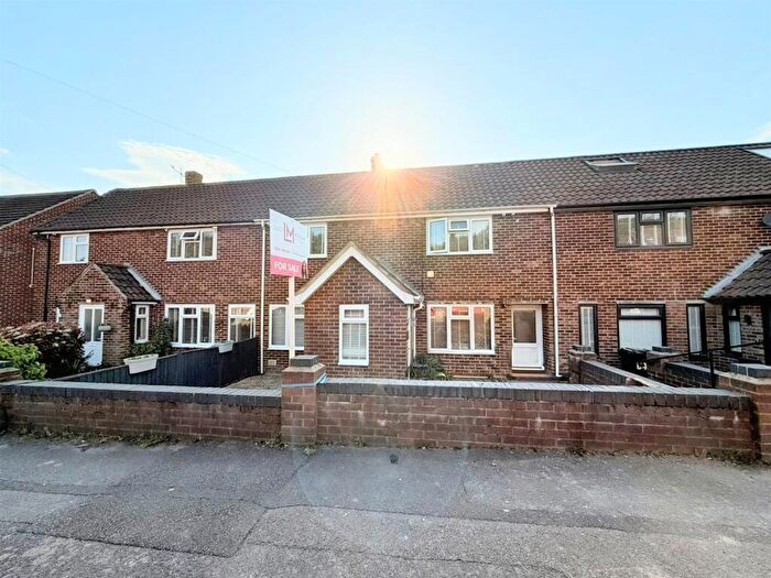 4 Bedroom House For Sale In Underwood Road, Bishopstoke, SO50
