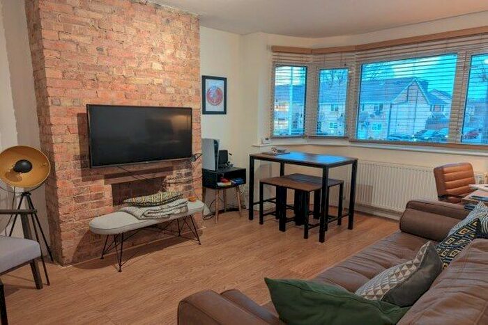 2 Bedroom Maisonette To Rent In Fullwell Avenue, Ilford IG6