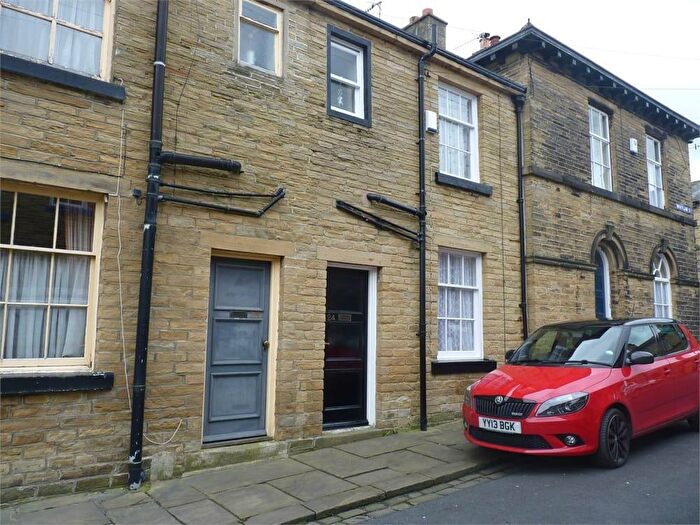 2 Bedroom Cottage To Rent In Whitlam Street, Saltaire, BD18