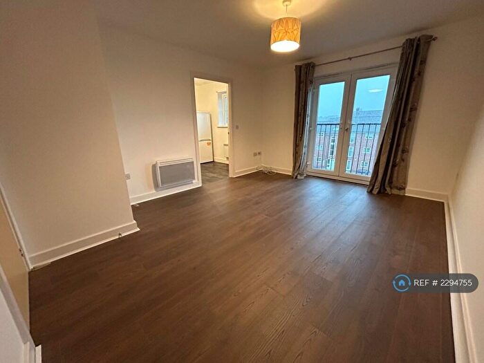 2 Bedroom Flat To Rent In Lawnhurst Avenue, Manchester, M23