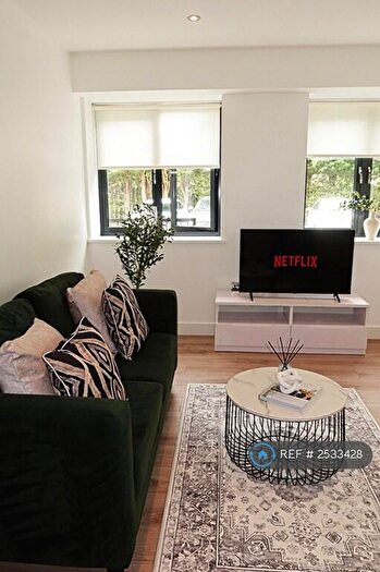 1 Bedroom Flat To Rent In Broadoaks, Solihull, B91