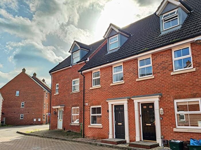 3 Bedroom Semi Detached House To Rent In Wattisham Road, Kingsway, Gloucester, GL2