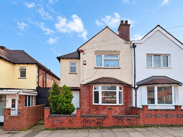3 Bedroom Semi-Detached House For Sale In Lower Dale Road, Derby, DE23