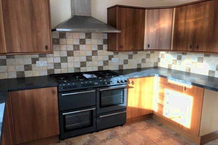 2 Bedroom Property To Rent In New Road, Liskeard, PL14