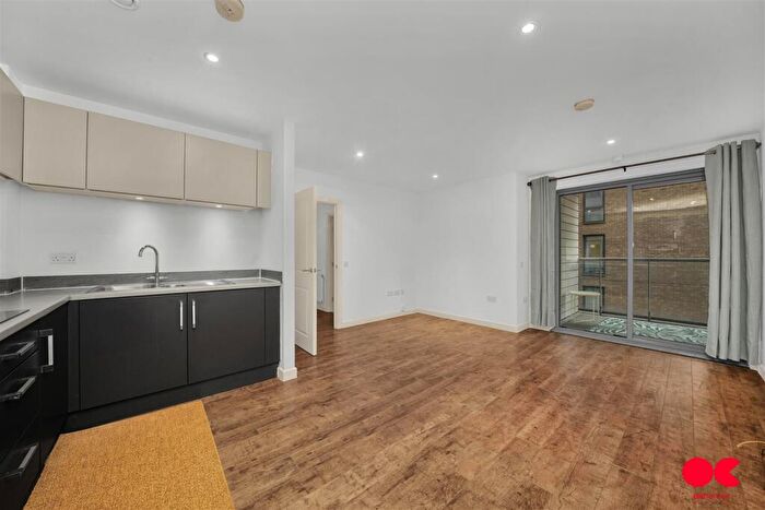 2 Bedroom Flat To Rent In Lindfield Street, London, E14