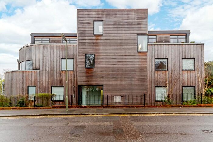 2 Bedroom Flat To Rent In Nightingale Road, Guildford, GU1