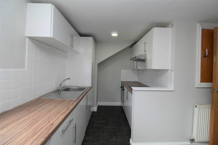 2 Bedroom Flat To Rent In Lower Cathedral Road, Cardiff, CF11