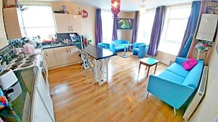 1 Bedroom House To Rent In Gainsborough Road, L15