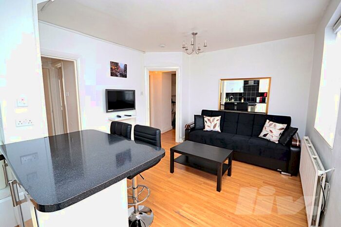 2 Bedroom Apartment To Rent In Park Road, Regents Park, NW1