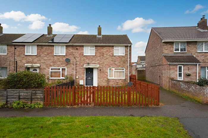 2 Bedroom End Of Terrace House For Sale In Beech Close, Huntingdon, PE29