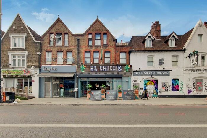 3 Bedroom Flat To Rent In Streatham High Road, Streatham, London, SW16