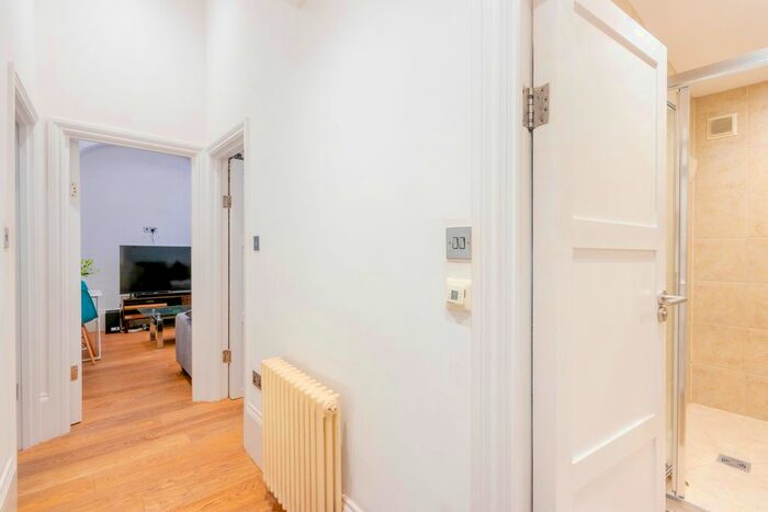 1 Bedroom Flat For Sale In Bramham Gardens, London, SW5