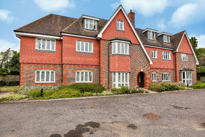 2 Bedroom Flat To Rent In Shoppenhangers Road, Maidenhead, SL6