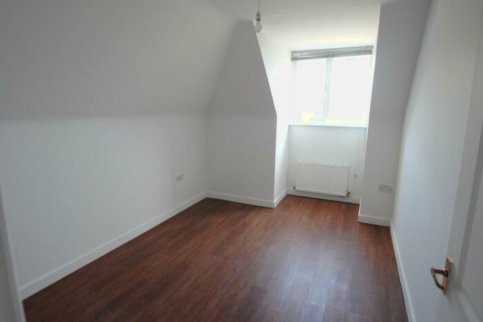 1 Bedroom Flat To Rent In Warwick Road, Pokesdown, Bournemouth, BH7