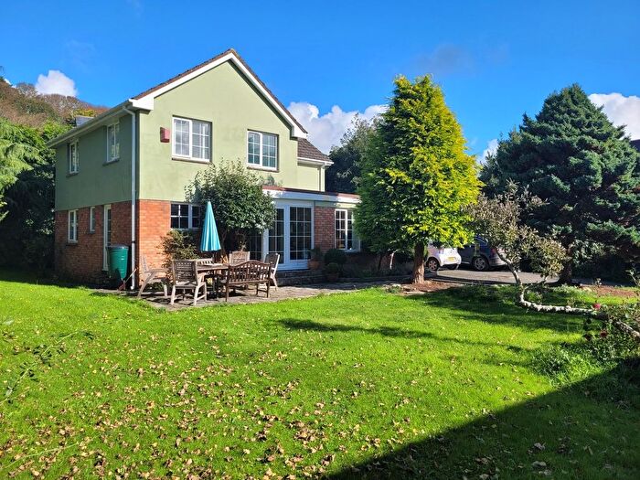 4 Bedroom Detached House To Rent In Lower Park Road, Braunton, EX33
