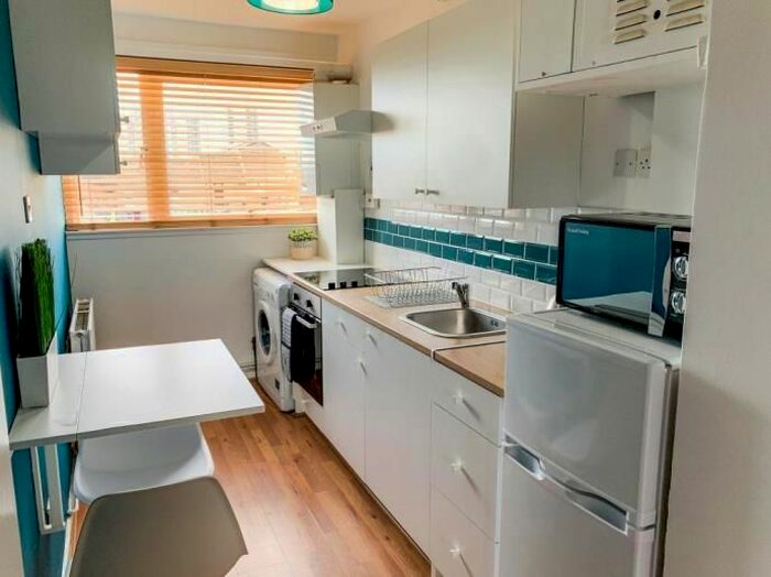 2 Bedroom Flat To Rent In 42 Ashgrove Place, Aberdeen AB16