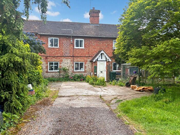 3 Bedroom Semi-Detached House For Sale In The Street, Kennington, Ashford, TN24