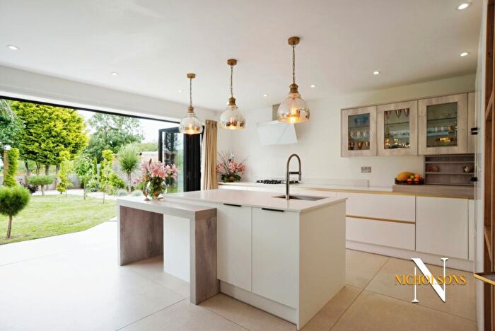 4 Bedroom Detached House For Sale In Park Lane, Retford, Nottinghamshire, DN22