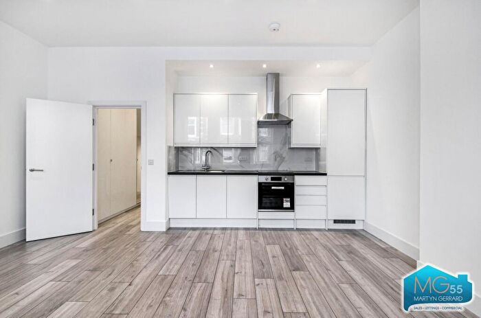 2 Bedroom Apartment To Rent In Broadway Parade, Crouch End, London, N8