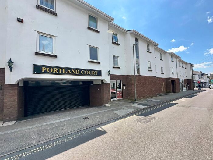1 Bedroom Flat For Sale In Babbacombe, Torquay, TQ1