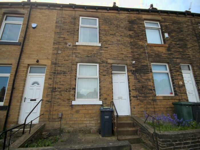 2 Bedroom House To Rent In Windermere Road, Bradford, BD7