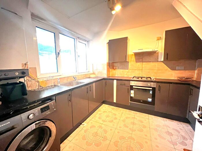 3 Bedroom Flat To Rent In Woodville Close, Kidbrooke, SE3