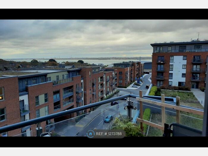 1 Bedroom Flat To Rent In Centenary Plaza, Southampton SO19