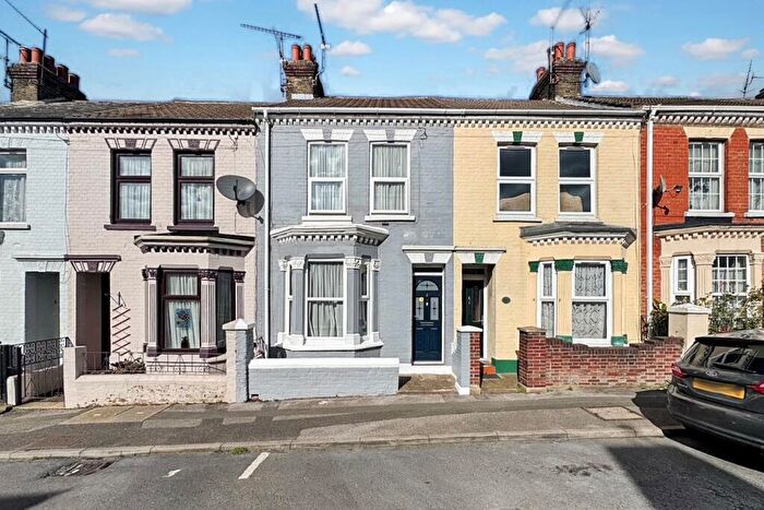 3 Bedroom Terraced House For Sale In Burnt Oak Terrace, Gillingham, ME7