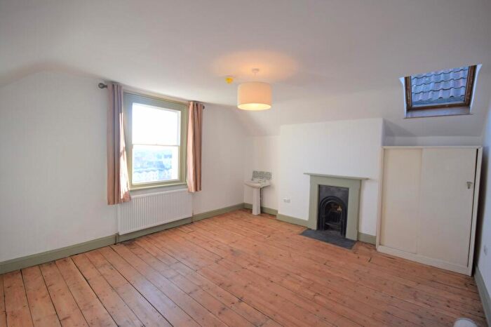 6 Bedroom House To Rent In York Road, Bristol, BS6