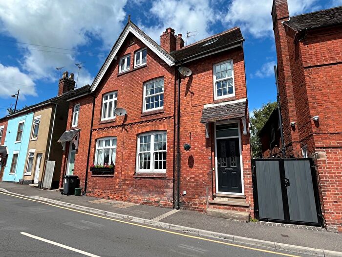 4 Bedroom Semi-Detached House To Rent In Balance Street, Uttoxeter, ST14