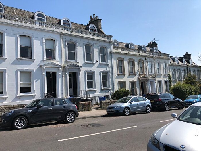 3 Bedroom Flat To Rent In Windsor Street, Dundee, DD2