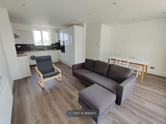 2 Bedroom Maisonette To Rent In Leighton Grove, London, NW5