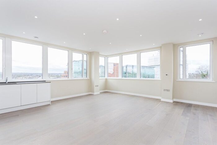 2 Bedroom Flat To Rent In Broadway House, Bromley South, BR1