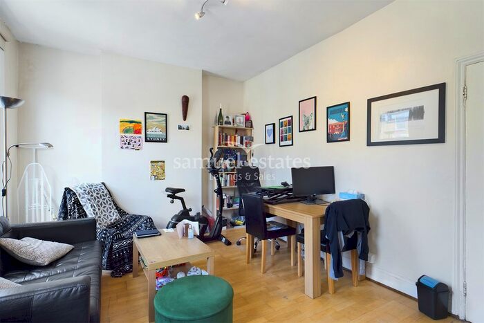 2 Bedroom Flat To Rent In Tintern Street, Brixton, SW4