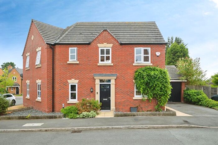 3 Bedroom Semi-Detached House For Sale In Croft Close, Two Gates, Tamworth, B77