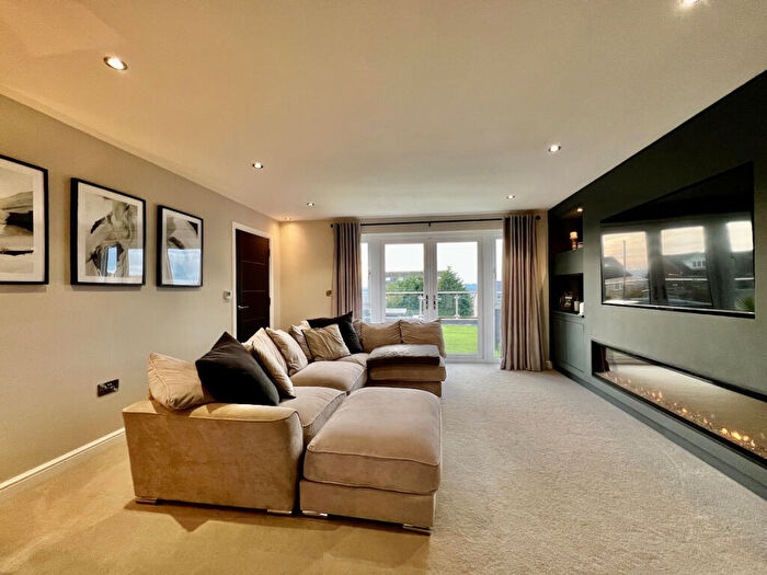 4 Bedroom Detached House For Sale In South View, New Road, Staincross, Barnsley, S75