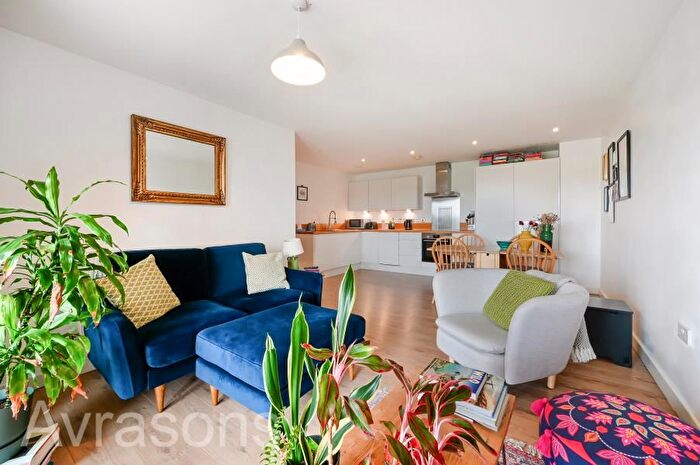 2 Bedroom Flat To Rent In Bourbon Road, Oval, SW9