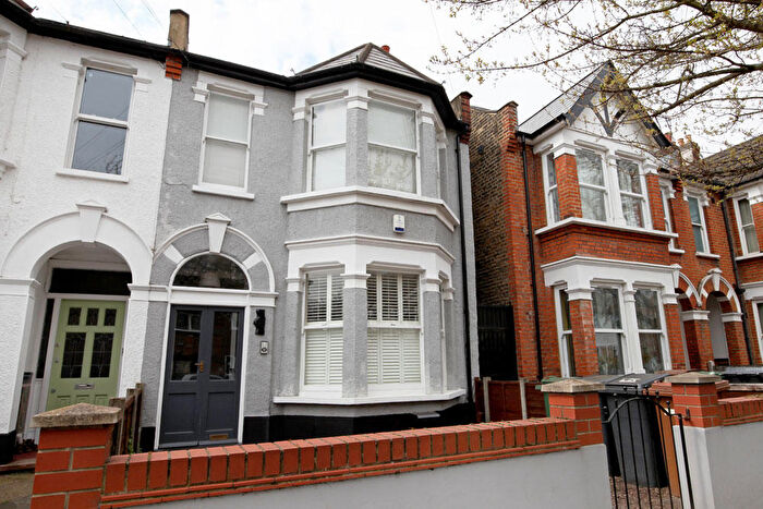2 Bedroom Flat To Rent In Fladgate Road, Upper Leytonstone, E11