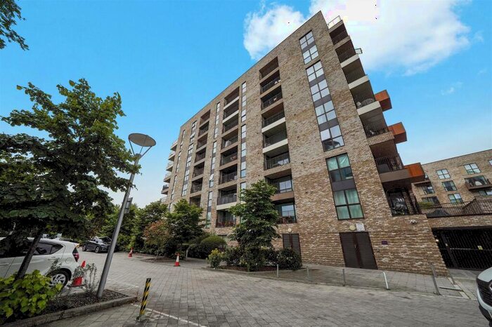 2 Bedroom Apartment For Sale In Abbottsford Court, Lakeside Drive, NW10