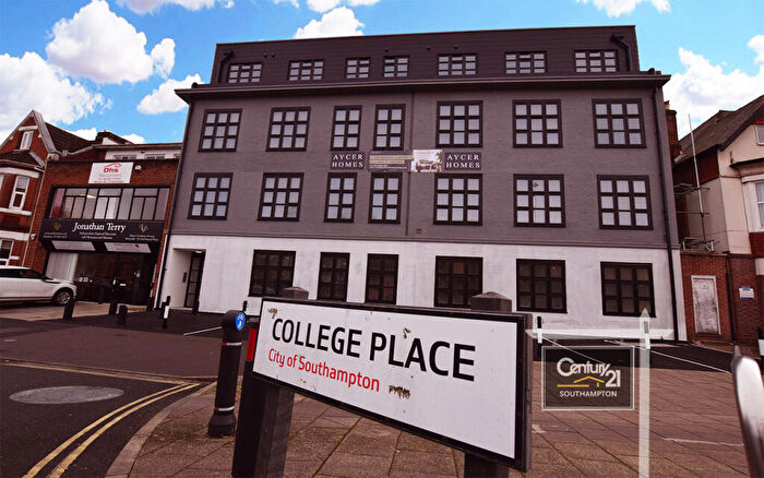 1 Bedroom Flat To Rent In |Ref: |, Chiltern House, College Place, Southampton, SO15