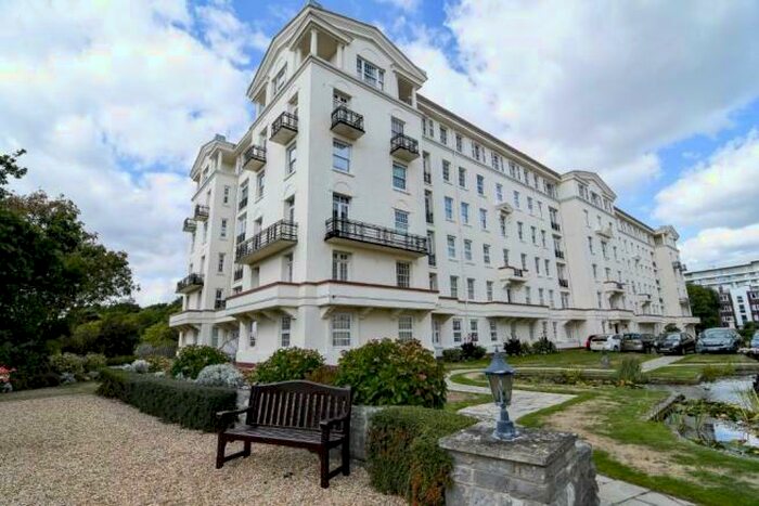 3 Bedroom Flat To Rent In Bath Hill Court, Bournemouth Town Centre, BH1