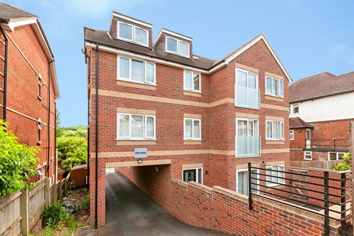 2 Bedroom Flat For Sale In West Wycombe Road, High Wycombe, HP12