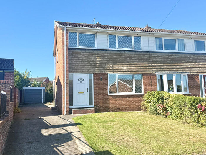 3 Bedroom Semi-Detached House To Rent In Tennyson Road, Monk Bretton, Barnsley, S71