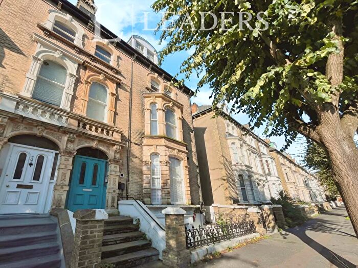 Flat To Rent In Tisbury Road, Hove, BN3