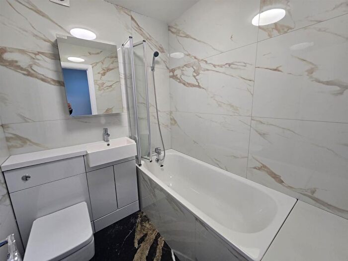 4 Bedroom Terraced House To Rent In Colmer Road, London, SW16