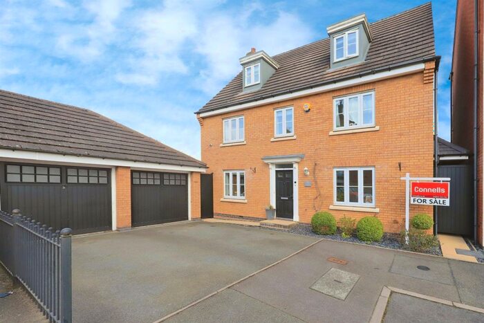 5 Bedroom Detached House For Sale In Hough Way, Essington, Wolverhampton, WV11